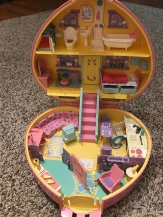 Vintage Lucy Locket Carry N Play Dream House Pink Heart Case Polly Pocket Doll 3