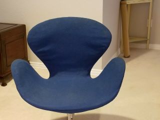 Danish Swan Chair By Arne Jacobsen For Fritz Hansen