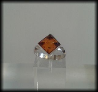 Vintage 925 Solid Sterling Silver And Baltic Amber Cabochon Ring