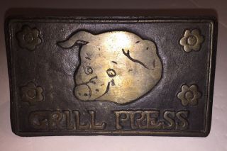 Vtg Antique Cast Iron Home Town Bacon Grill Press Wood Handle W/ Pig On Bottom