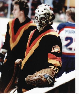 Gary Bromley Nhl Hockey Vintage Goalie Awesome Skull Mask 8x10 Color Photo (tk)