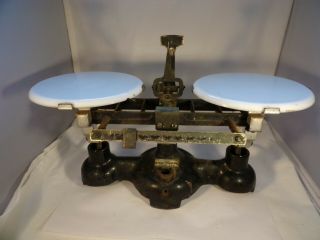 Vtg Scale Double Pan Balance Cast Base Chicago Apparatus Co.  Lab Type Needs Work