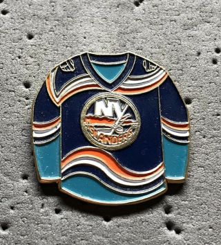 York Islanders Dark Jersey Nhl Hockey Pin