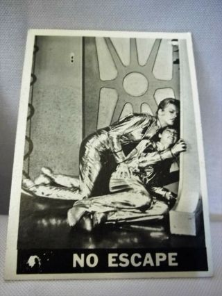 Vintage 1966 Lost In Space Topps Trading Card - 19 “no Escape”