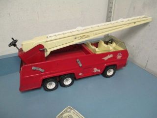 Vintage Red Metal Pressed Steel Tonka XR - 101 Fire Engine Truck with Ladder 3