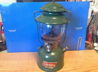Vintage Green Coleman Lantern Model 201 - Kerosene Single Mantle.  - 2 - 1975 -