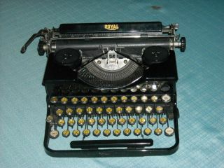 Vintage 1933 Royal Model O Portable Typewriter With Case