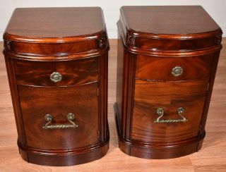 1920s English Regency Red Mahogany Nightstands / Bedside Tables