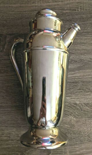 Vintage Art Deco Chrome Cocktail Shaker With Handle & Screw On Spout Cap