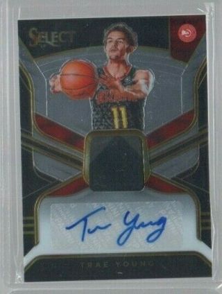 2018 - 19 Panini Select Trae Young Rookie Jersey Autograph /199