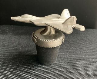 F - 16 Fighting Falcon and F - 22 Raptor Wine Bottle Stoppers 3