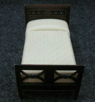 Renwal Dollhouse Furniture Twin Bed B - 81 Ivory Made In Usa Vintage (b)
