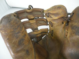 Wilson Ball Hawk 3 Two Finger Leather Baseball Glove 1940 ' s Vintage Web RHT 3