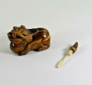 Antique Chinese Master Hand Carved Tiger Eye Foo Dog Opium Snuff Bottle Figurine