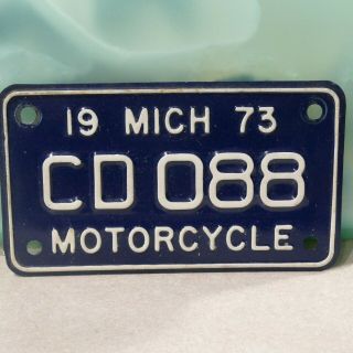 Vintage Michigan Motorcycle License Plate 1973 White On Blue Cd088