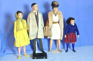 Vintage Remco Set Littlechap Family Dolls Orig.  Vgc Dr.  John,  Lisa,  Libby & Judy