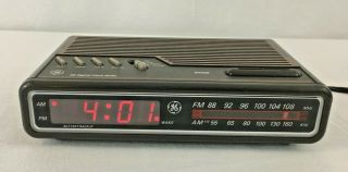 Vintage Ge Digital Alarm Clock Radio Am Fm Woodgrain Model 7 - 4612b Great