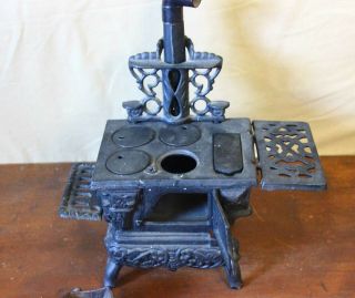Vintage Crescent cast iron stove Mini salesman sample Toy stove 3