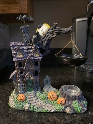 Yankee Candle Hanging Haunted House Warmer Halloween Graveyard Sound Light Up