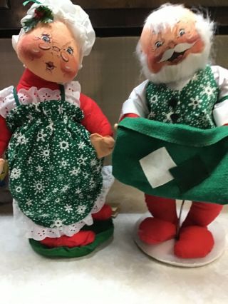Annalee Doll Christmas Santa Felt Vintage 1988 Mr.  & Mrs.  Claus 15 " And Stand
