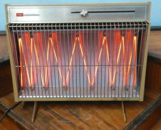 Vintage Federal Pacific 1650 Watt Electric Radiant Portable Space Room Heater