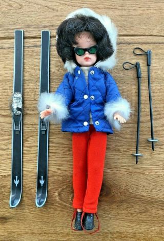 Pedigree Vintage Sindy Doll 1970s Brown Hair In Ski Outfit