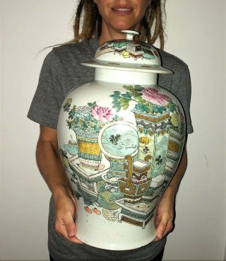 Antique Chinese Porcelain Jar With Lid Precious Objects Qing Pot Vase 2