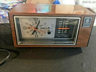 Vintage General Electric Ge Am Fm Clock Radio Model Number 7 - 4550c