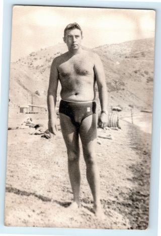 Vintage Photo Shirtless Muscle Man Bulge Speedo Trunks Buddy Snapshot Gay R34
