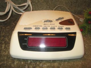 Lenoxx Sound Cr - 778 Am/fm Digital Alarm Clock Radio - Snooze - Battery Backup