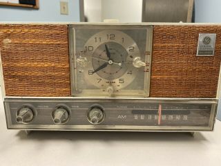 Vintage 1960’s Analog Alarm Clock Radio.