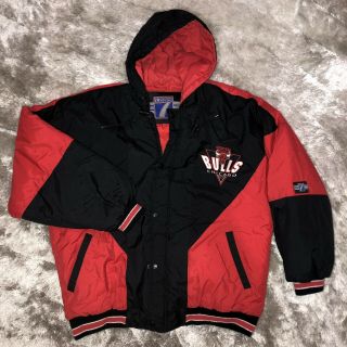 Vintage 1990’s Logo 7 Nba Chicago Bulls Basketball Nylon Puffer Hooded Jacket