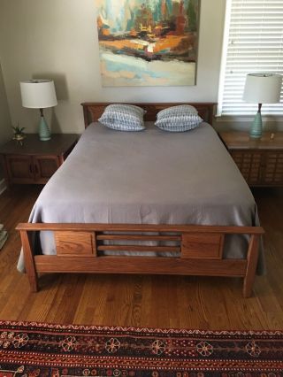 Immaculate Mid Century Modern Full Bed Oak Headboard And Footboard With Rails