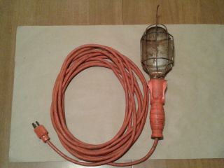Vtg.  Work / Trouble Light W/ Metal Cage,  25 Ft.  Cord