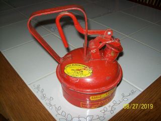 Vintage Eagle Safety Gas Can No Ui - 2 Capacity (1/4 U.  S.  Gallon 1 Qt) Usa Red