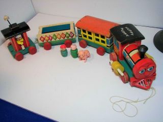 Vintage Fisher Price Huffy Puffy 999 Wood Train With