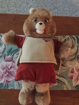 Vintage 1985 TEDDY RUXPIN Bear w/ Box Book Tapes Outfit 3