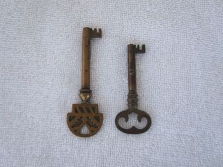 Set Of 2 Old Rare [vintage /antique] Brass Skeleton Keys