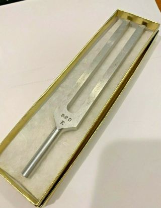 Tuning Fork E 320 Scientific Accoustic Instrument Vintage Cenco 7 1/2 "