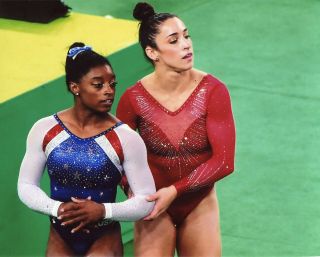 Simone Biles - Aly Raisman 2016 Usa Gymnastics Rio Games 8x10 Sports Photo (rio - 1)