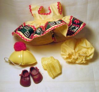 Vintage Strung Ginny Outfit With Yellow Hat Number 6154 3 Day Nr
