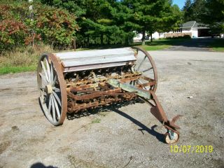Antique Tractor Grain Drill Pull it with Your Deere Farmall Allis oliver case 2