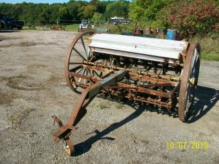 Antique Tractor Grain Drill Pull it with Your Deere Farmall Allis oliver case 3