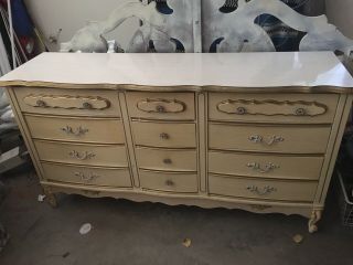 Vintage 1960s French Provincial Triple Dresser - Local (los Angeles)