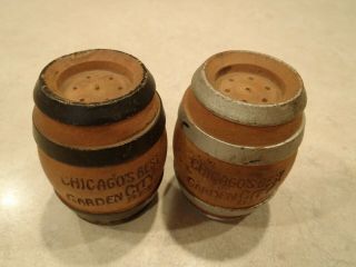 Chicago ' s Best Garden City Beer Vintage Salt Pepper Shakers Wood Barrel Old Kegs 2