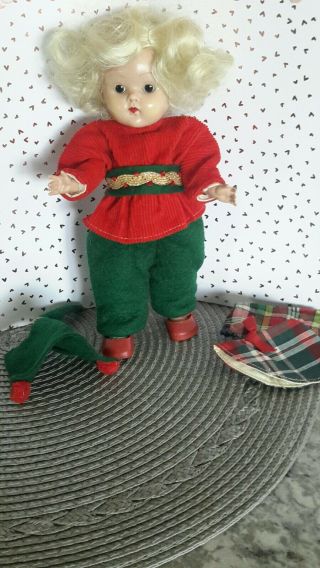Mystery Vintage Vogue Ginny Red & Green Ski Outfit? Madame Alexander Kins? ❤