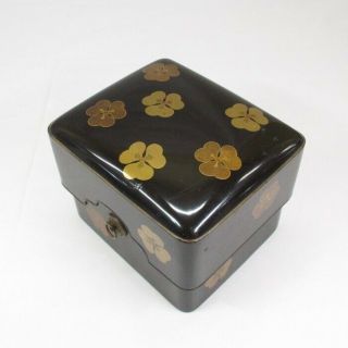 B355: Japanese Old Lacquer Ware Storage Box With Good Crest Makie And Nashiji