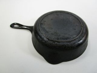 Antique No.  4 A Lodge Cast Iron Skillet With Heat Ring Vintage Single Notch