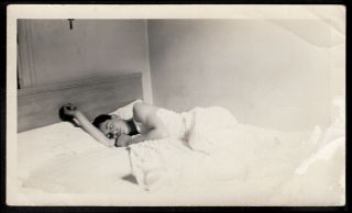 Silent Sexy Slumber Man Sleeps In Glowing White Bed 1930s Vintage Photo Gay