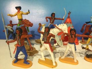 Vintage UNBRANDED Plastic Cowboy Indians Horses Teepee Timpo Swollet LOOK A LIKE 2